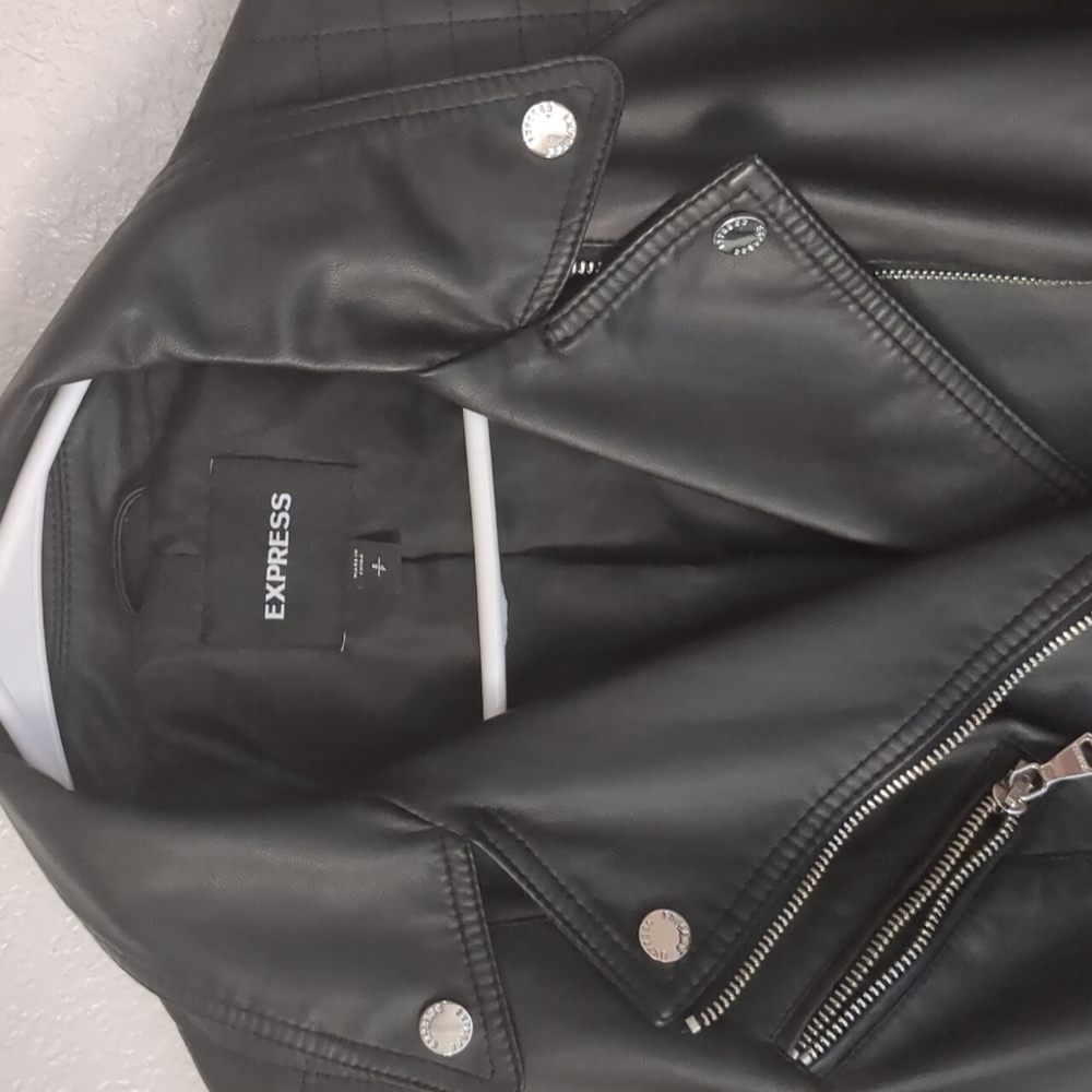 Black leather jacket - Picture 3 of 3